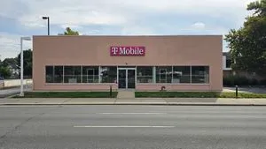 T-Mobile Sunrise Hwy & Central Ave