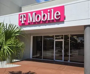 T-Mobile Tamiami Trl S & Jacaranda Blvd