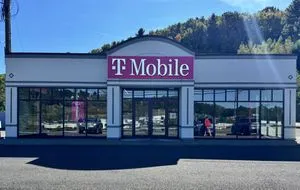 T-Mobile Vestal Pkwy E & Annetta St