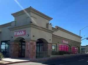 T-Mobile Bear Valley Rd & Dunia Rd