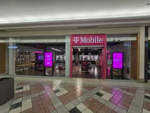 T-Mobile South Shore Plaza