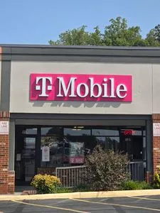T-Mobile Hardy Rd & Clearview Dr