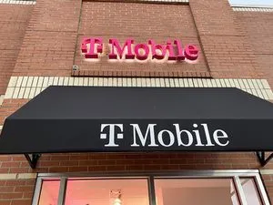 T-Mobile Brandon Exchange - East Ent