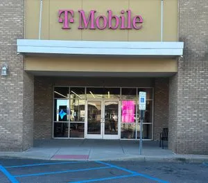T-Mobile Landstown Commons