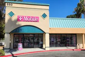 T-Mobile Melrose & Hacienda