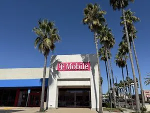 T-Mobile University Dr & Sycamore Ave