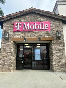 T-Mobile E Vista Way & Monte Mar Rd
