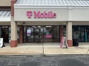 T-Mobile St Charles Towne Plaza