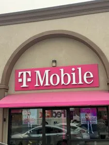 T-Mobile 9th & Chestnut