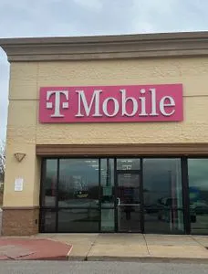 T-Mobile Warren County Shopping Center
