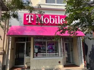 T-Mobile H St NE & 8th St NE