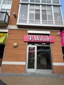 T-Mobile 14th & Park