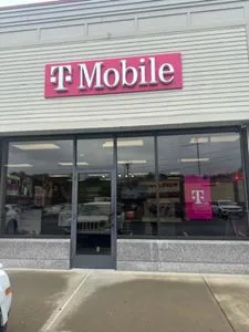 T-Mobile The Shoppes at West Main