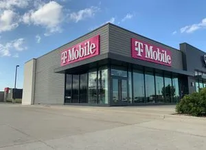 T-Mobile Crossroads Blvd & Penneys St