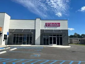 T-Mobile Rees St & Claude St
