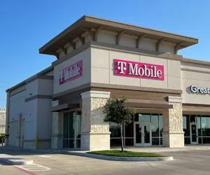 T-Mobile Brenham Crossing