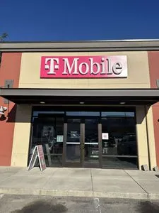 T-Mobile N Miller St & N Wenatchee Ave