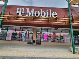 T-Mobile Paoli Pike & Turner Ave