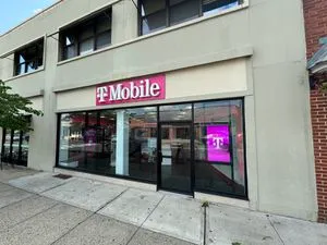T-Mobile Central Ave & Quimby St