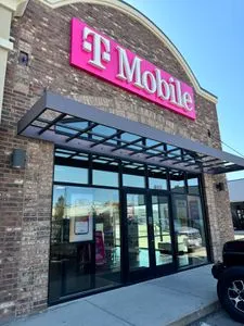 T-Mobile 90th & Redwood