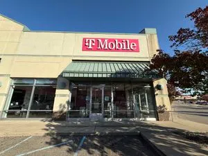 T-Mobile Wildwood Plaza