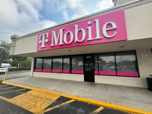 T-Mobile Shoppes at West Melbourne
