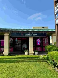 T-Mobile Bolsa & Moran