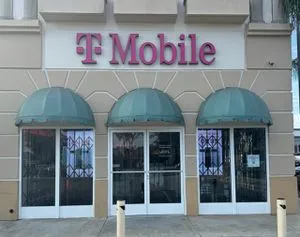 T-Mobile Bolsa & Brookhurst