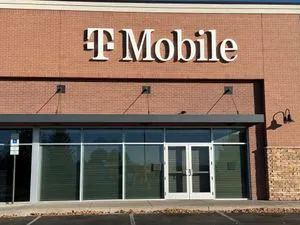 T-Mobile 88th & Wadsworth