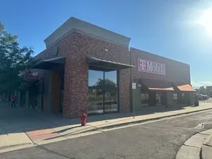 T-Mobile Bradburn & 120th