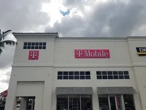T-Mobile Okeechobee Blvd & Frank St