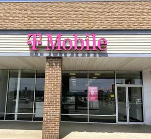 T-Mobile Bay View Plaza