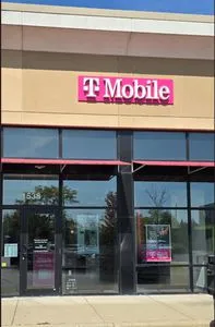 T-Mobile Lake Cook Rd & Weiland Rd