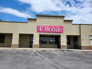 T-Mobile Maize & 29th