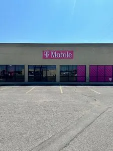 T-Mobile S Seneca St & W Savannah St