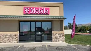 T-Mobile 1150 S & Main