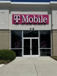 T-Mobile Market St & Cypress Pond Way