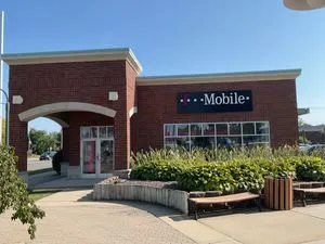 T-Mobile W Grand River Ave & Cross St
