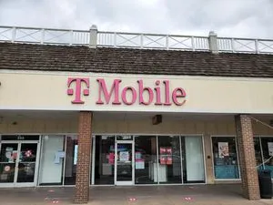 T-Mobile Stratford Rd & Lower Mall Dr