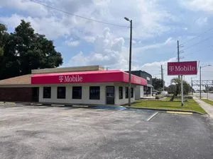 T-Mobile Havendale Blvd NW & 10th St NW