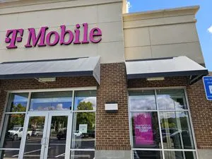 T-Mobile Woodstock Outlets