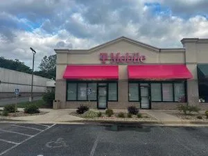 T-Mobile Valley Pike Plaza