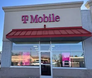 T-Mobile Lincoln Plaza