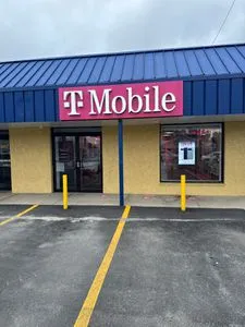 T-Mobile Park Ave & Parker St