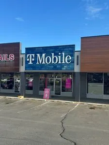 T-Mobile Nob Hill Blvd & W Prasch Ave