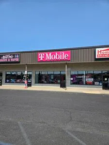 T-Mobile West End Plaza
