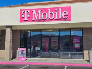 T-Mobile Ft Jones Rd & Moonlit Oaks Ave