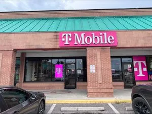 T-Mobile Gall Blvd & Medical Center Ave