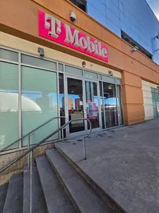 T-Mobile Bronx Terminal Market
