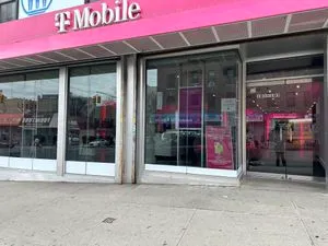 T-Mobile E Burnside & Morris Ave